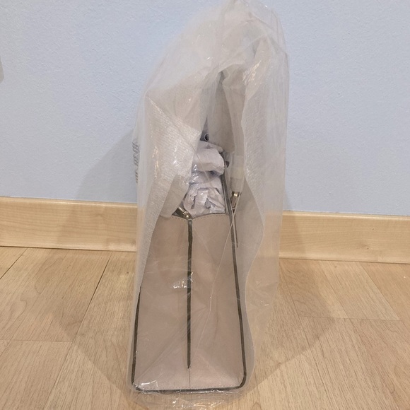 💝 Kate Spade 💝 Leather Medium Satchel with Snaps, Zipper & Feet 💝 - Picture 12 of 16